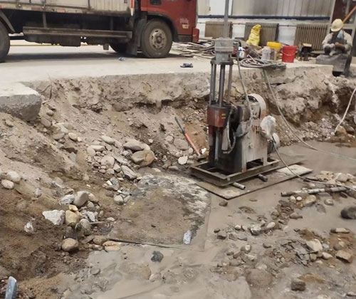 凤泉公路下沉压浆