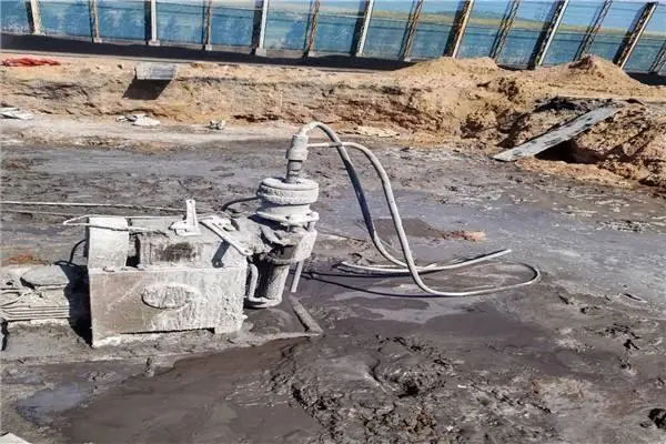 凤泉水泡基础注浆加固